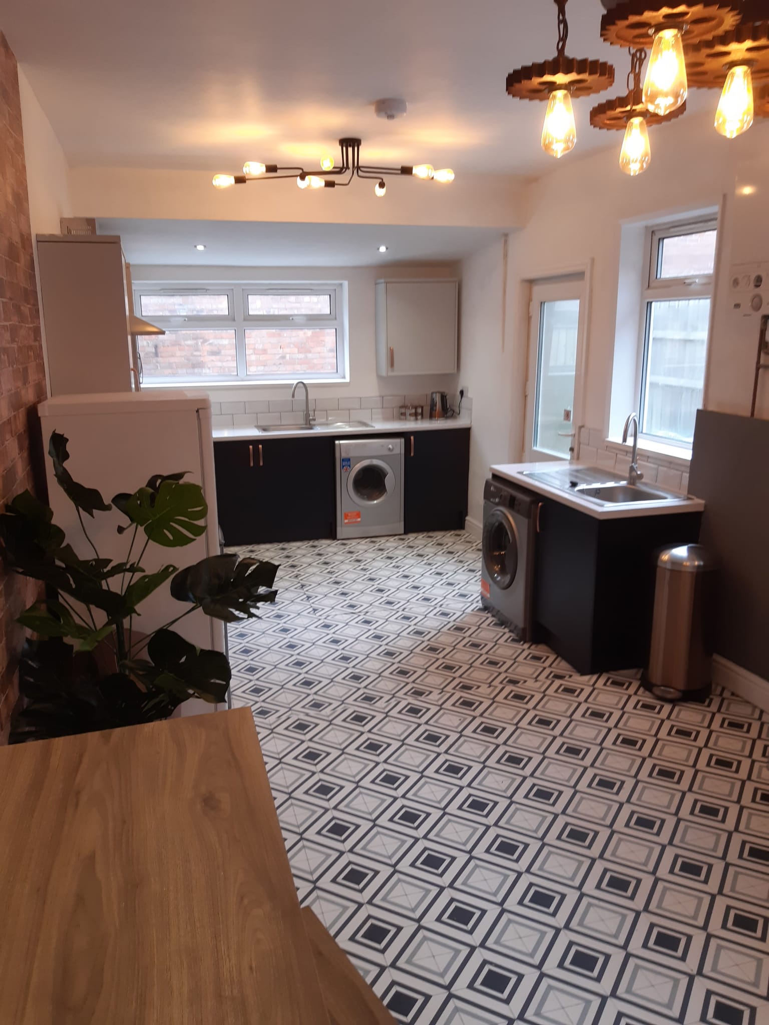 Let's Rent Hull Room available 20 Vermont Street, Hull.